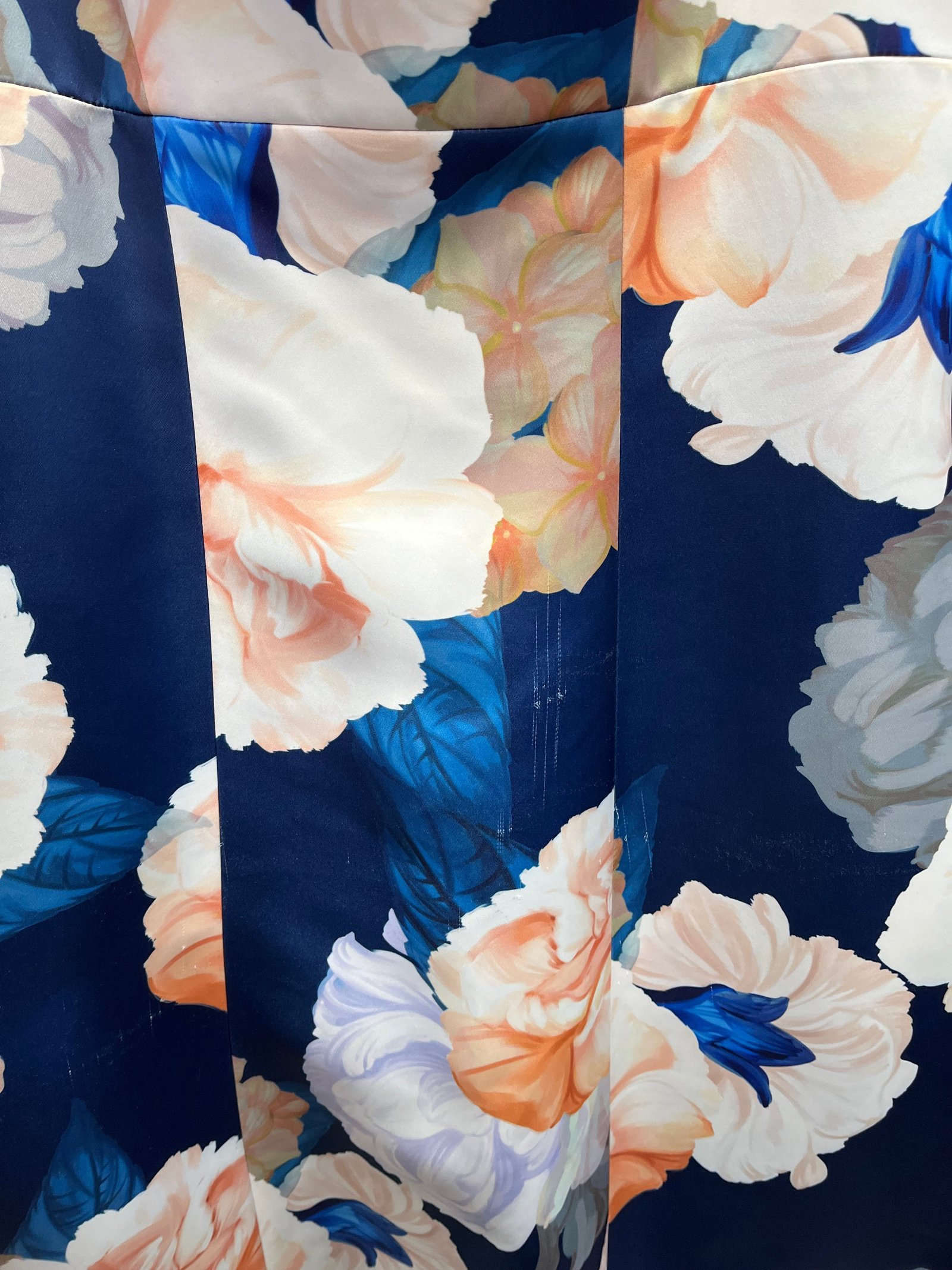 LEO LIN ODETTE MIDI DRESS - ROSEBUD PRINT IN NAVY photo 8