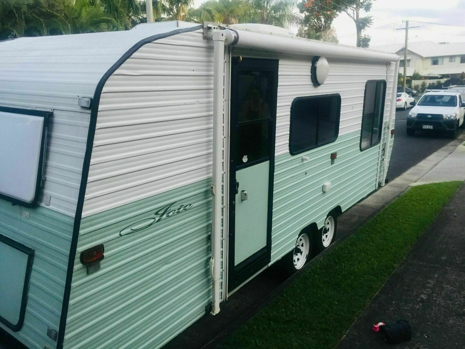 Hire 'Joie' for a relaxing Caravan experience photo 5