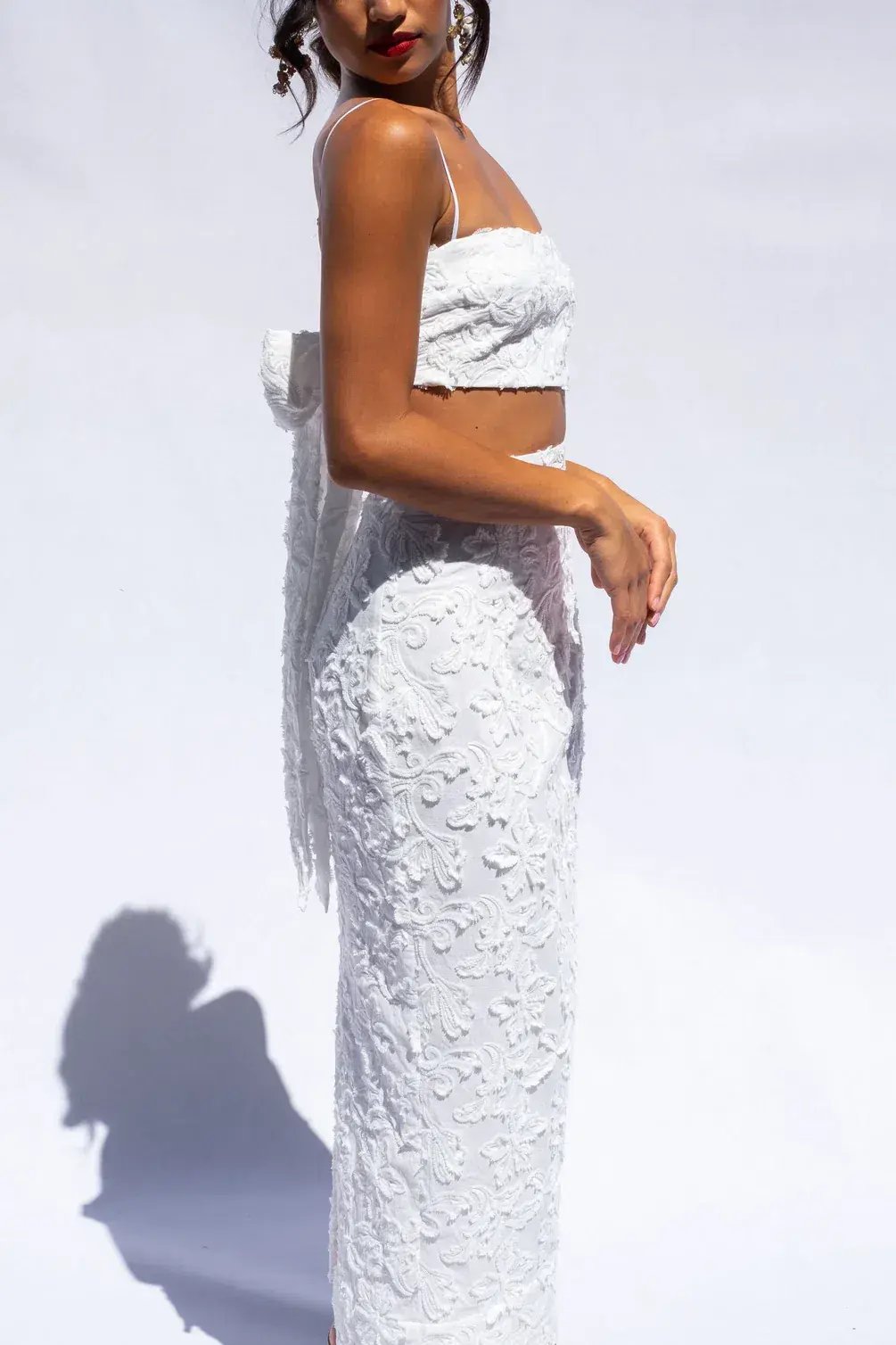Isabella Longginou Textured Bow Tie Crop and Fitted Pencil Skirt Set White Size 6 photo 4