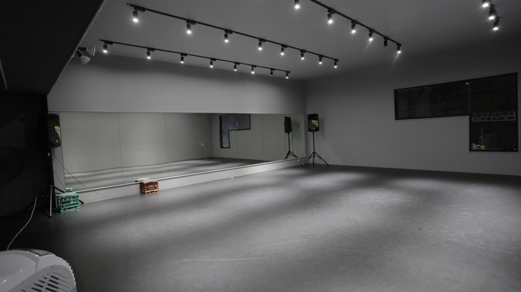 O2 STUDIOS photo 2