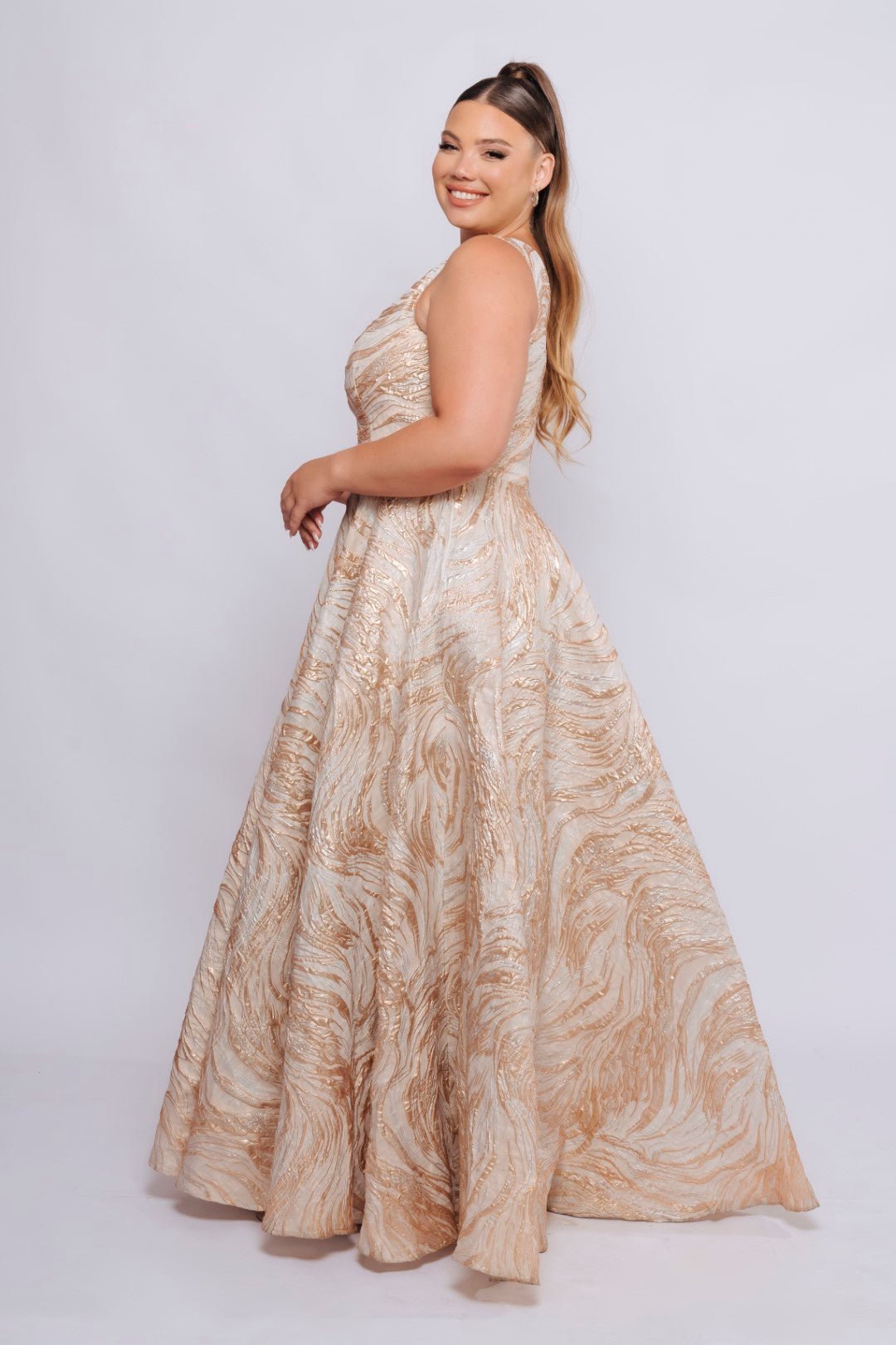 SKYLAR BY JADORE ROSE GOLD photo 2