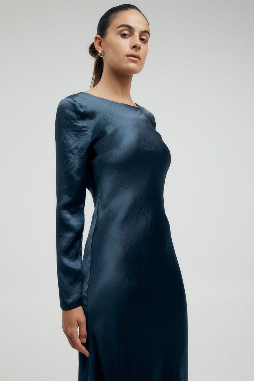 THIRD FORM CRUSH TIE BACK MAXI DRESS - GUN METAL photo 4