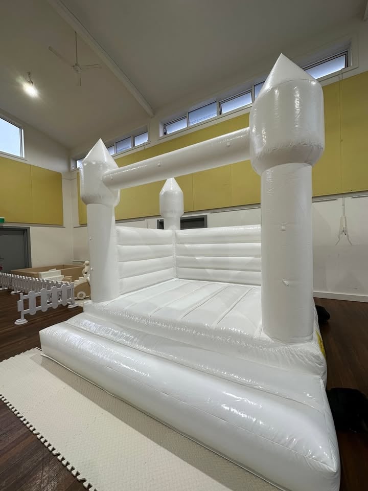 HIRE SOFTPLAY, BALLPITS, JUMPING CASTLES, PROMOS AVAILABLE ! ENQUIRE WITHIN photo 7