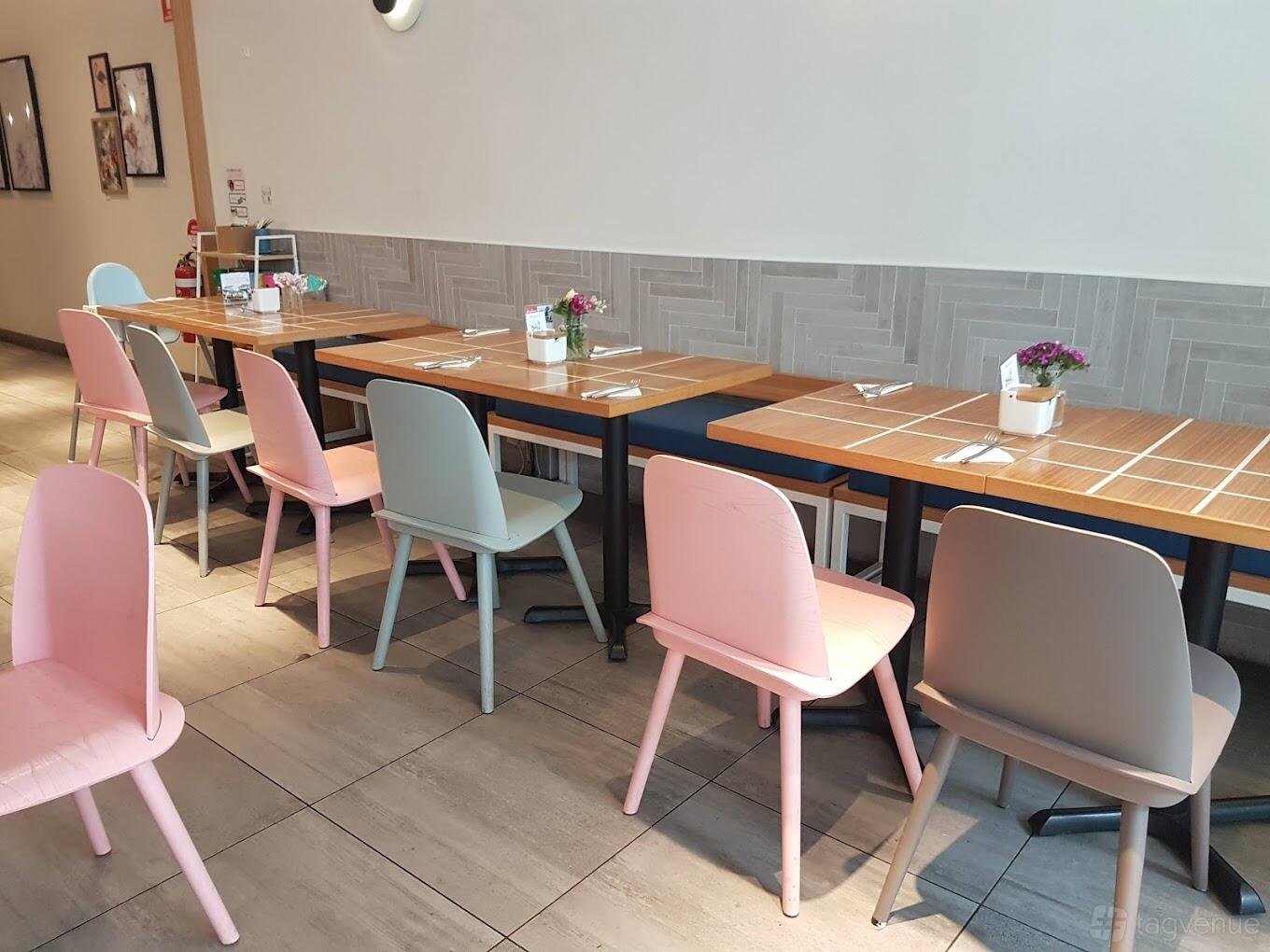 Whole Venue at Cafe 0.6 photo 13