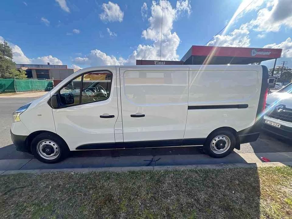 Cheap Van hire (Medium & Large) photo 2