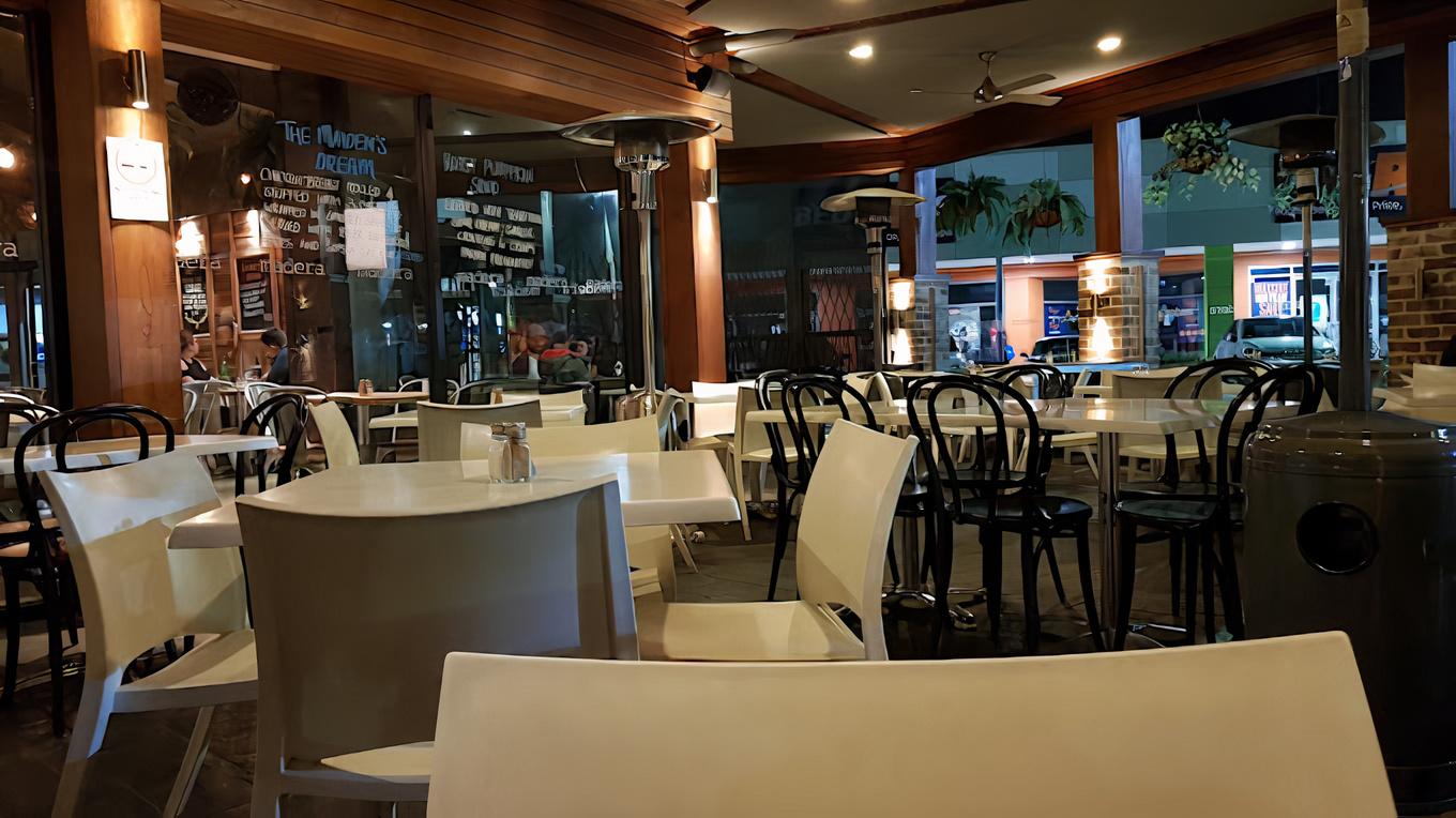 Smaller Space at Madera Lounge photo 5