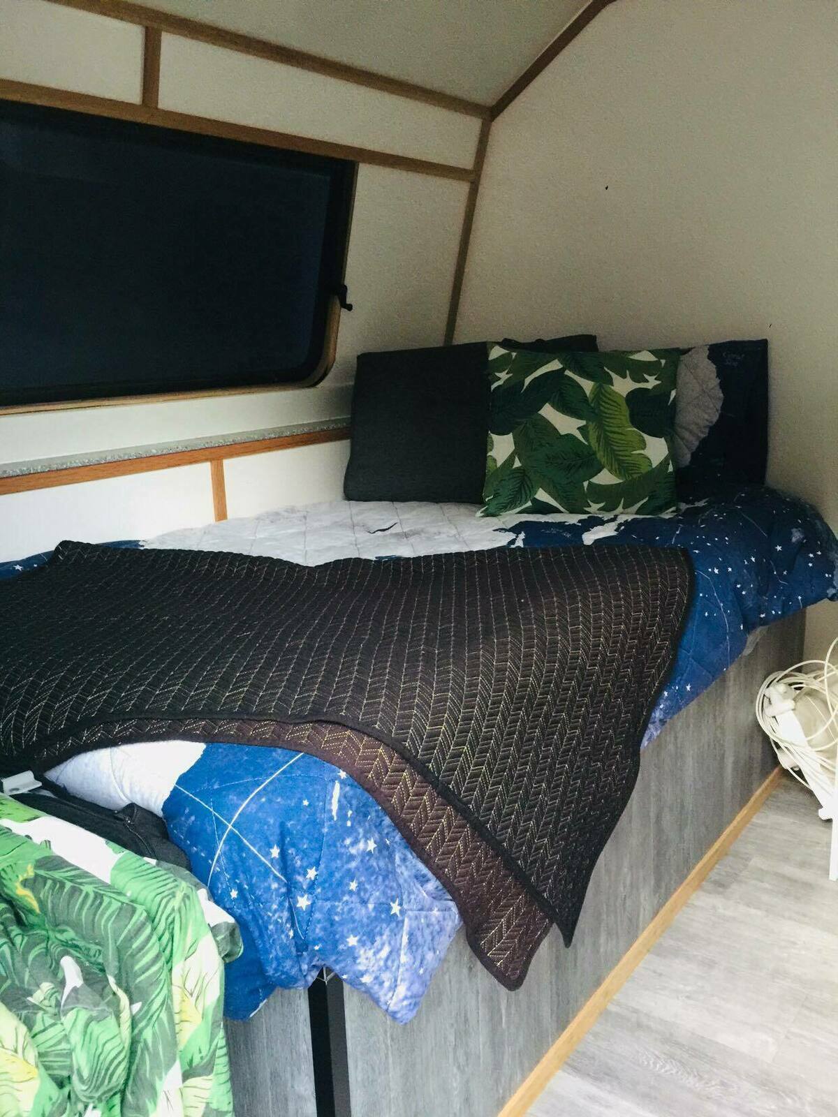 Hire 'Joie' for a relaxing Caravan experience photo 7