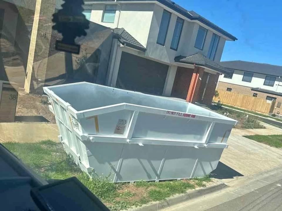 SKIP bin hire Same day delivery All over Melbourne photo 3