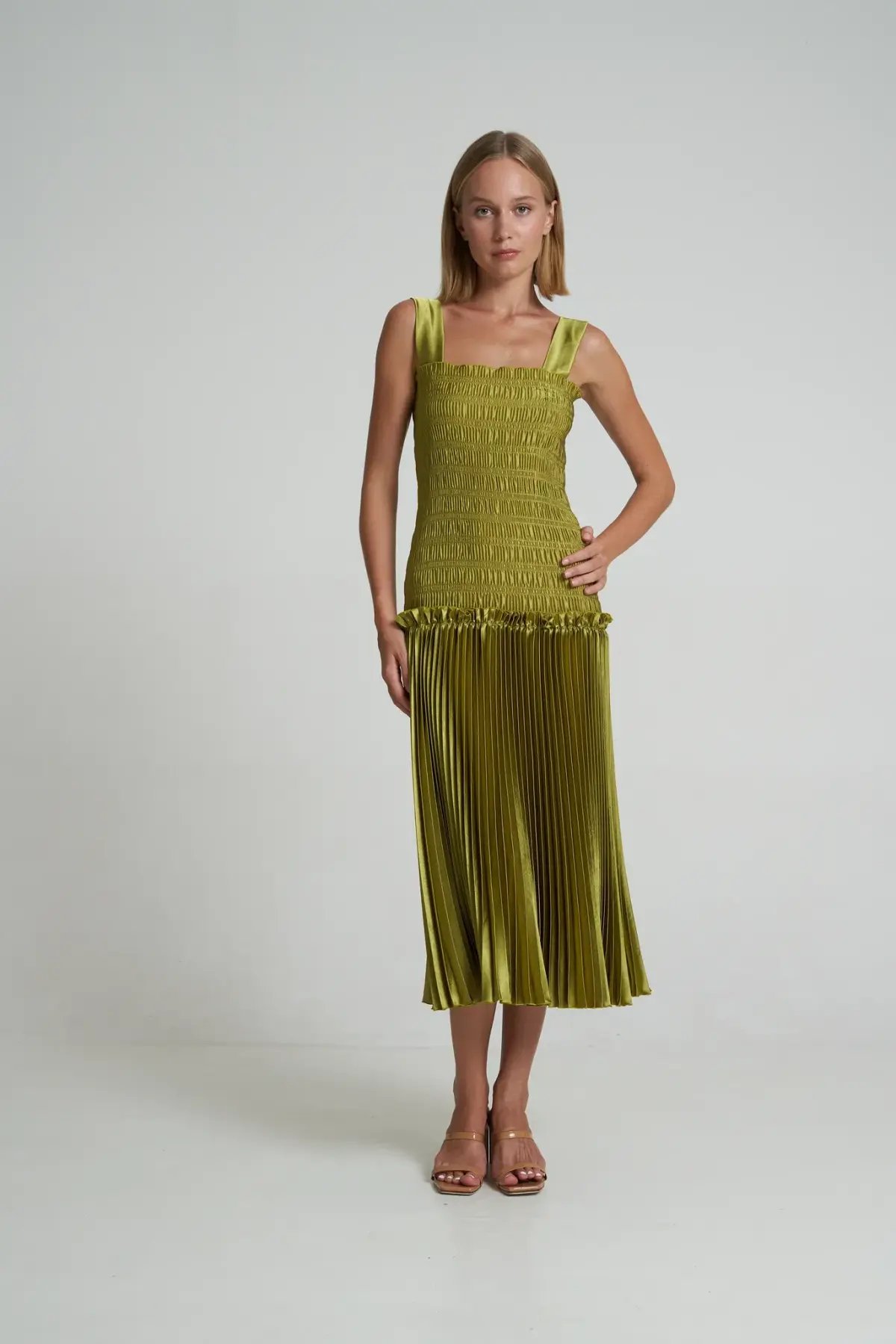 L’Idee Jolie Gown Olive Size 10 photo 4
