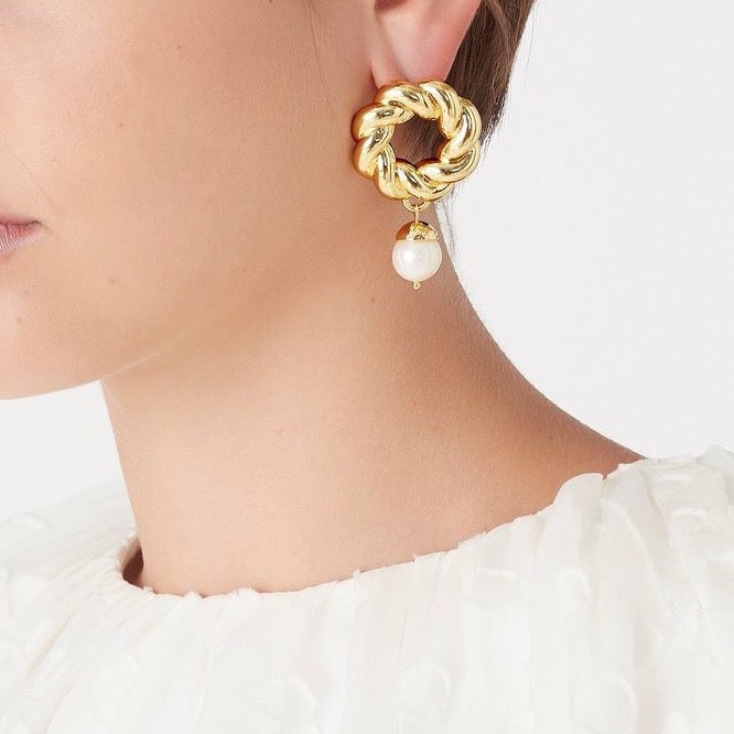 Aje The Pearl Garland Studs photo 3