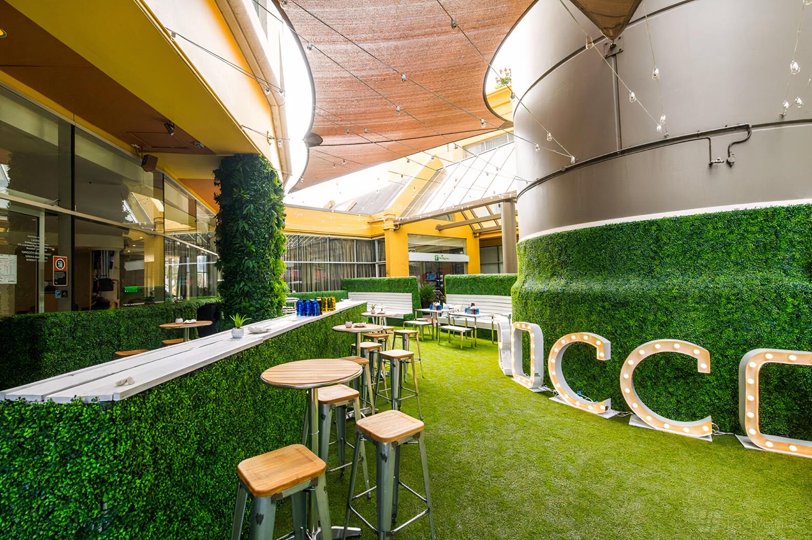 Sirocco Terrace at Holiday Inn Sydney Potts Point photo 2