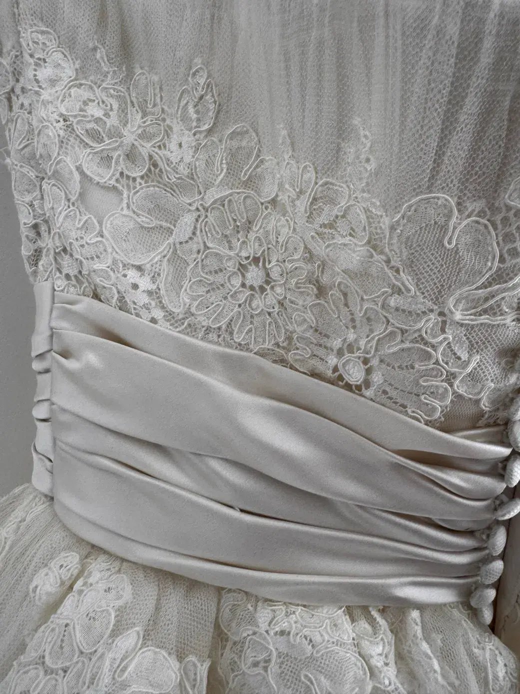 Pronovias Bridal size 10 photo 8