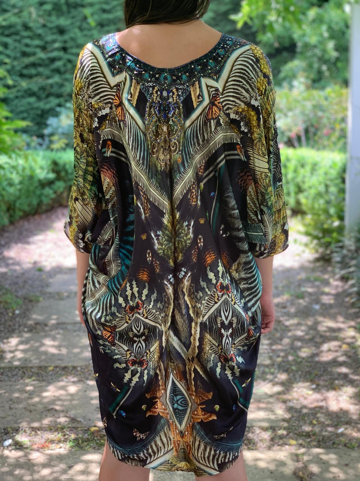 Camilla Maternal Instinct short kaftan w raglan sleeve Size 18 photo 2