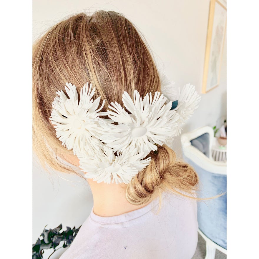 Murley & Co Dahlia Ponytail Cage White photo 2