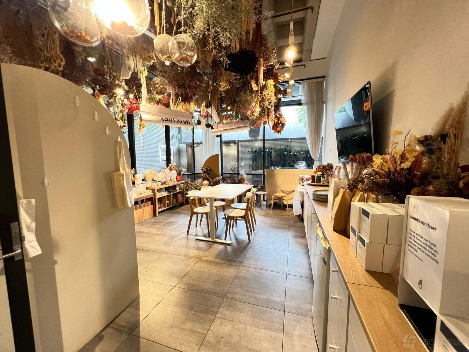 Whole Venue at Cafe 0.6 photo 4