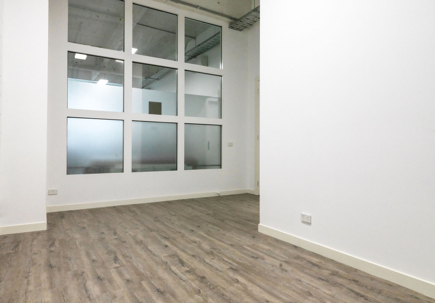 Glow Studios: G37 Office 5 photo 2