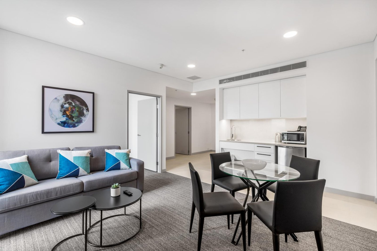 Conference Room at Essence Suites Taringa photo 22