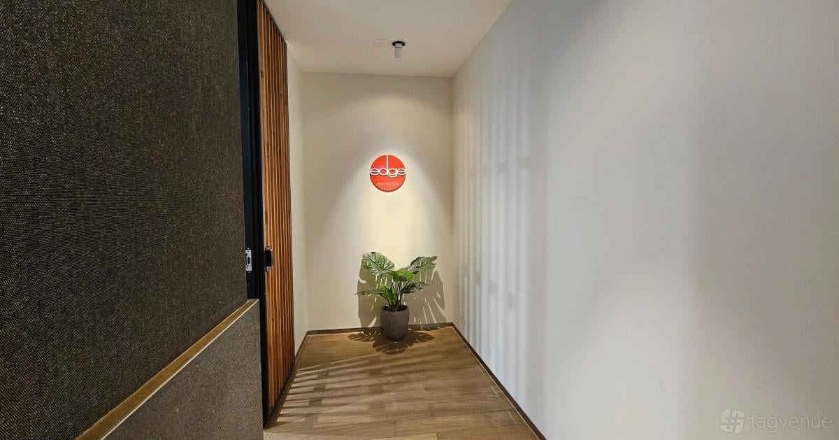Boardroom at Edge Offices photo 8