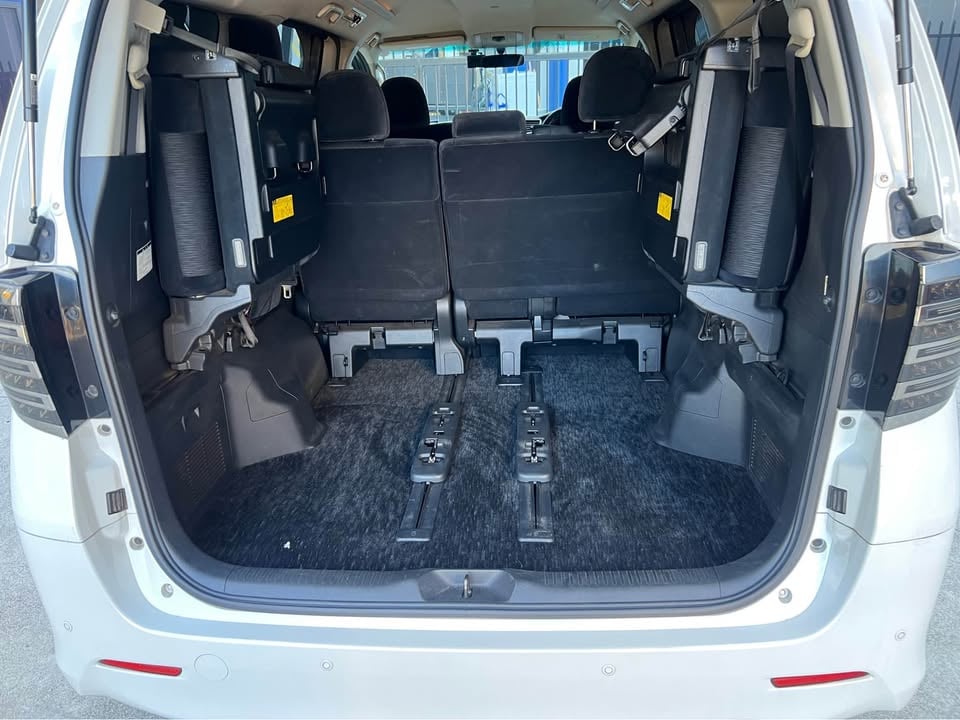 2012 Toyota Alphard for Hire photo 7