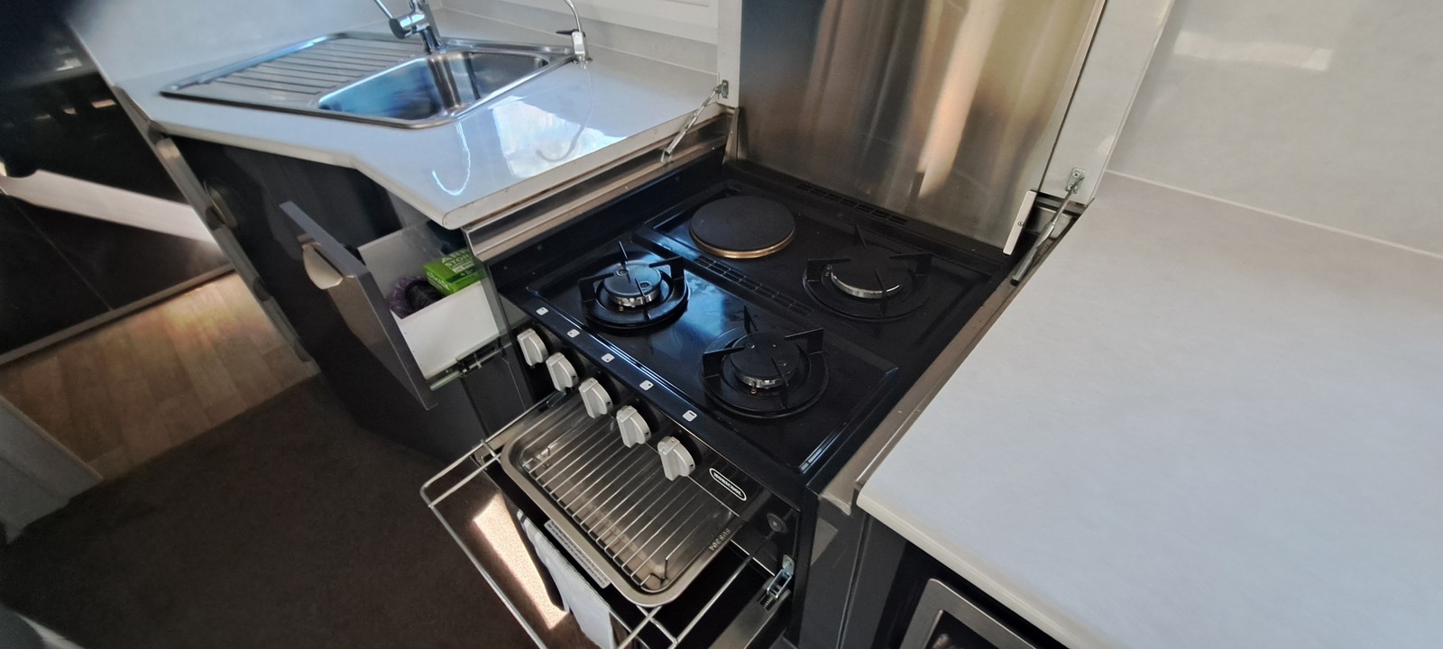 Your Dream Adventure Awaits. RDC206 20′ 6″ Discoverer – Ensuite, Air-Con, Solar & Reversing Cam photo 9