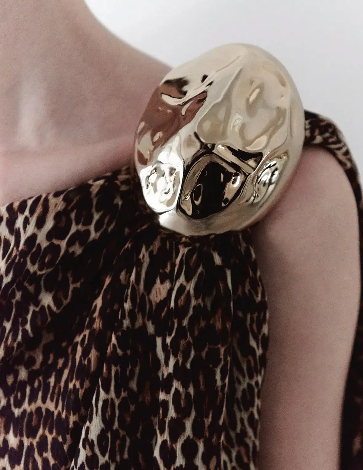 Leam Almes Leopard Print Chiffon Dress With Handmade Stone Detail size 36 photo 5
