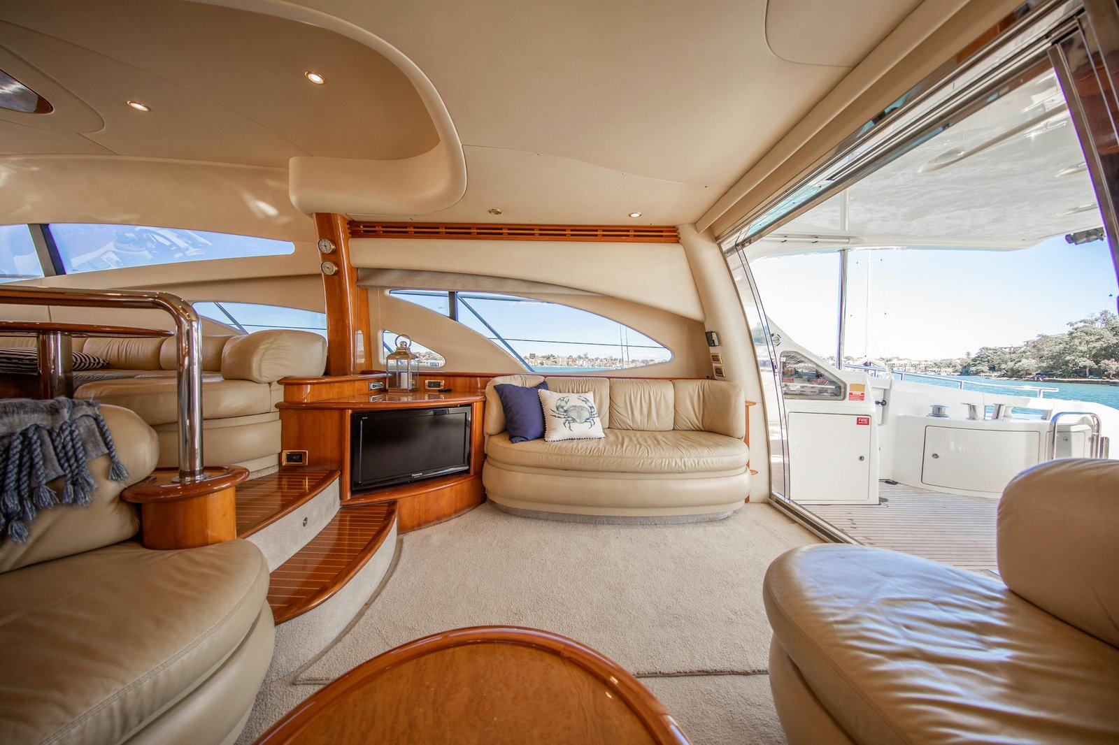 MV Maddison photo 6