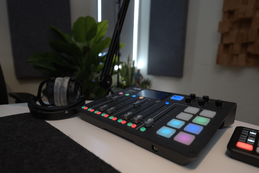Podcast Recording Studio Suite photo 4