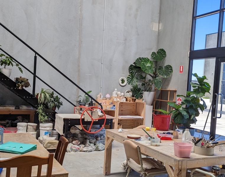 Short-term Ceramics Studio with Kiln for Hire photo 5