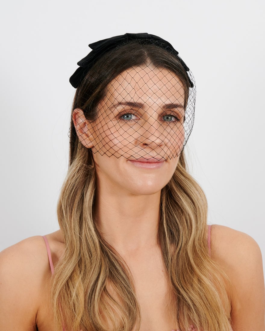 Somewhere Here Black Diamond Bow Veil photo 2