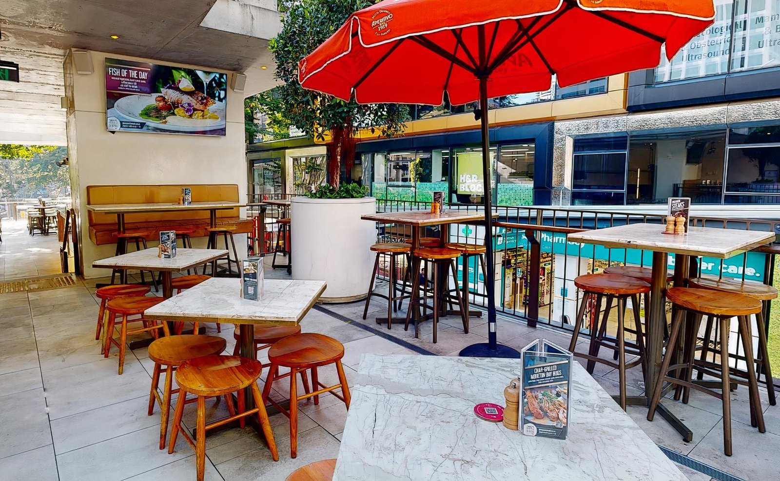 The Southern Balcony at Jimmy's on the Mall photo 4