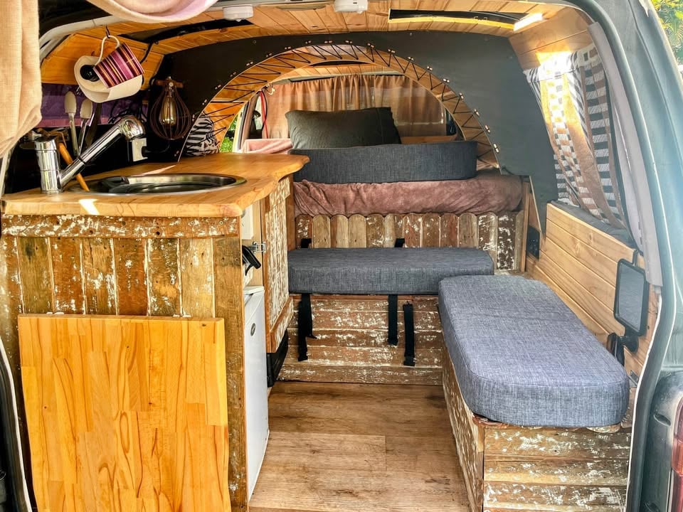 4x4 CAMPERVAN HIRE photo 2