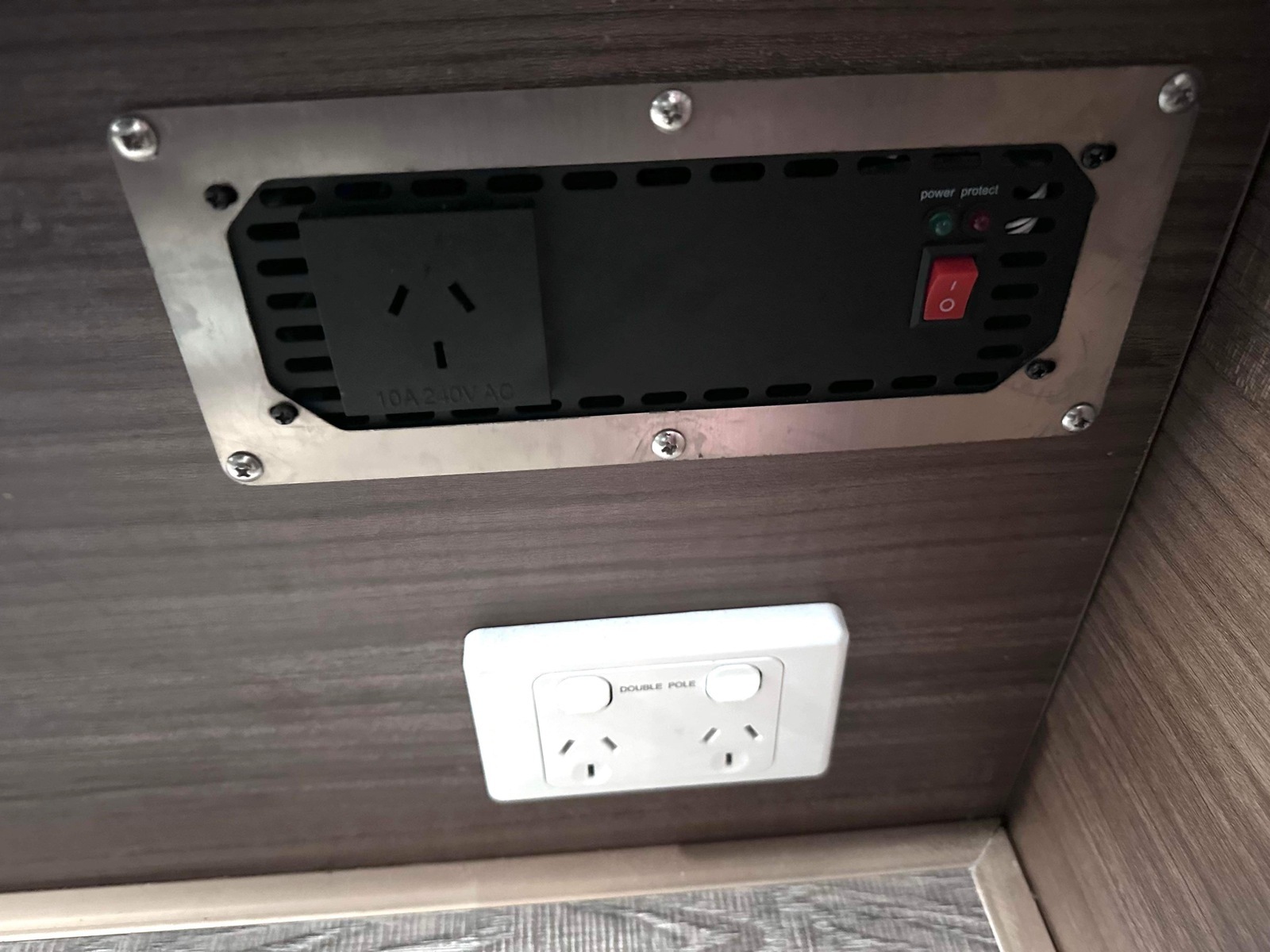 Luxury Space X camper photo 9