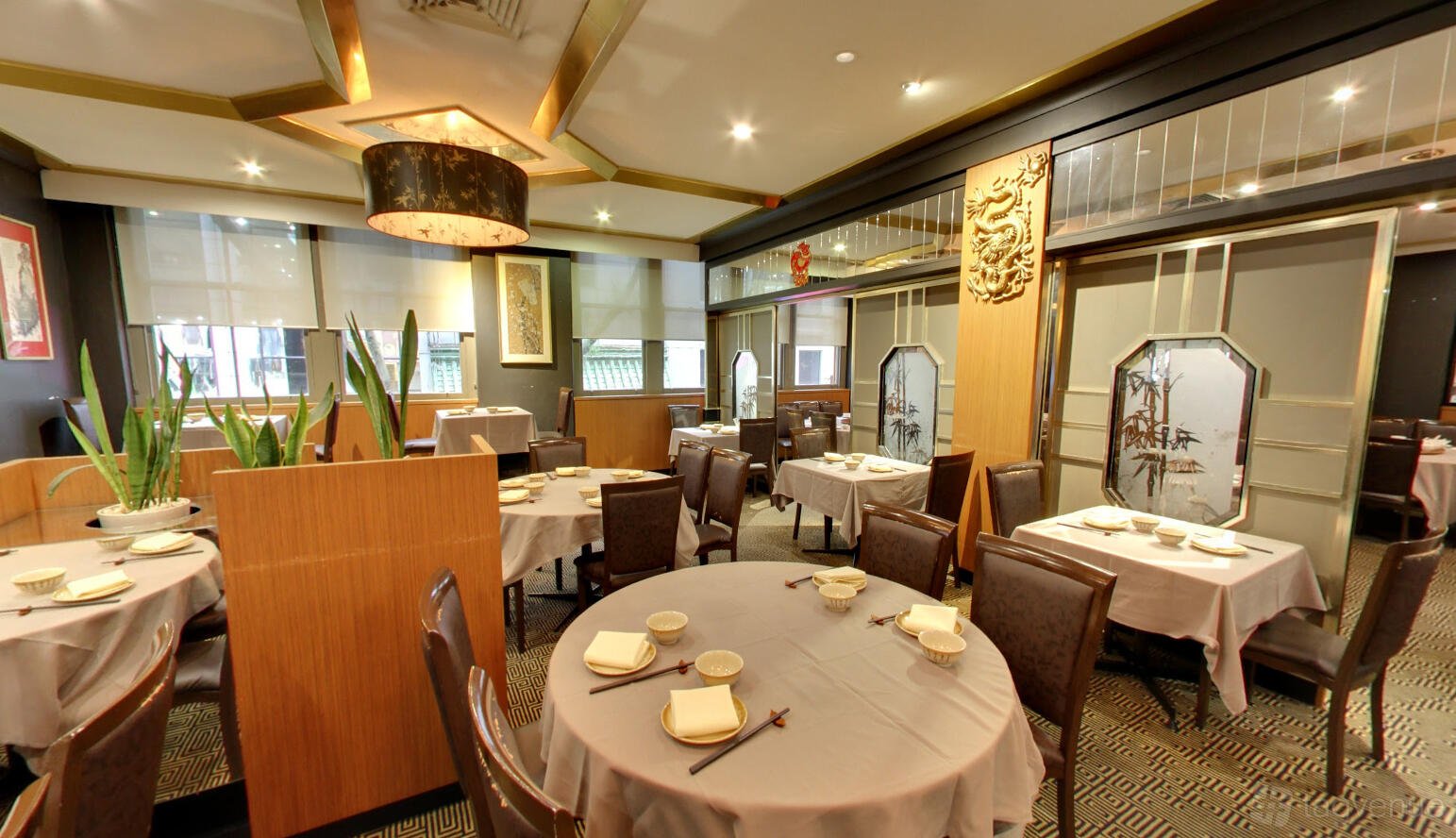 Traditional Semi-Private Room at Nine Dragons photo 8