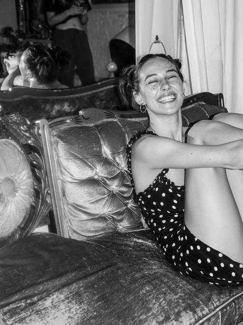 The Julia - Black and White Spot photo 8