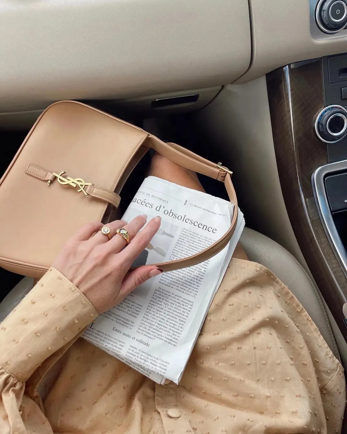 Saint Laurent Le 5 À 7 Leather Shoulder Bag Brown photo 5