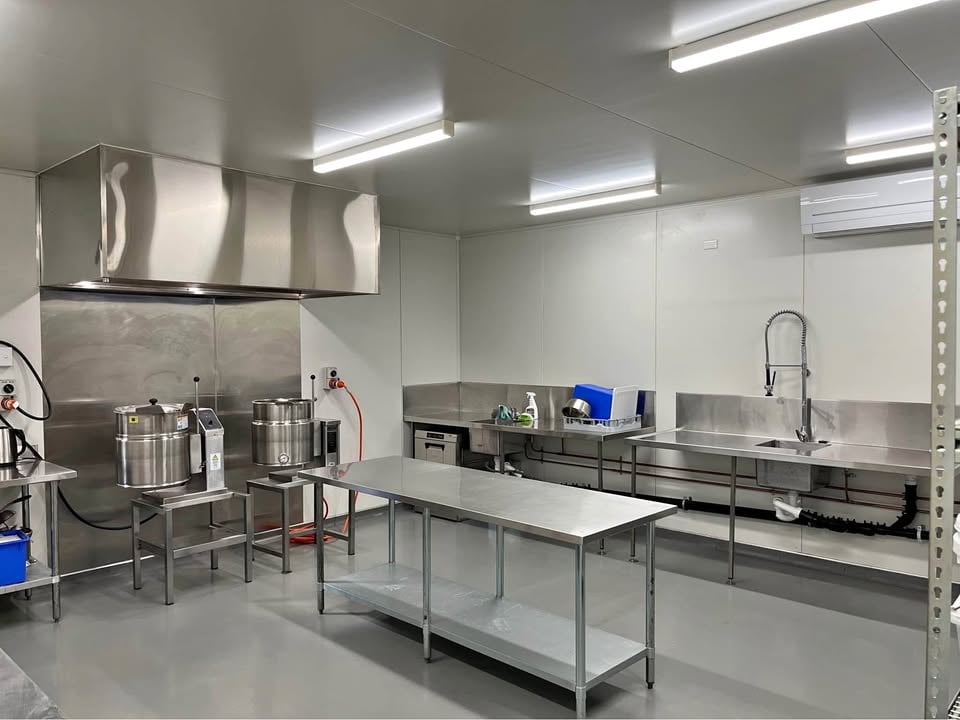 Commercial Kitchen and warehouse for hire photo 5