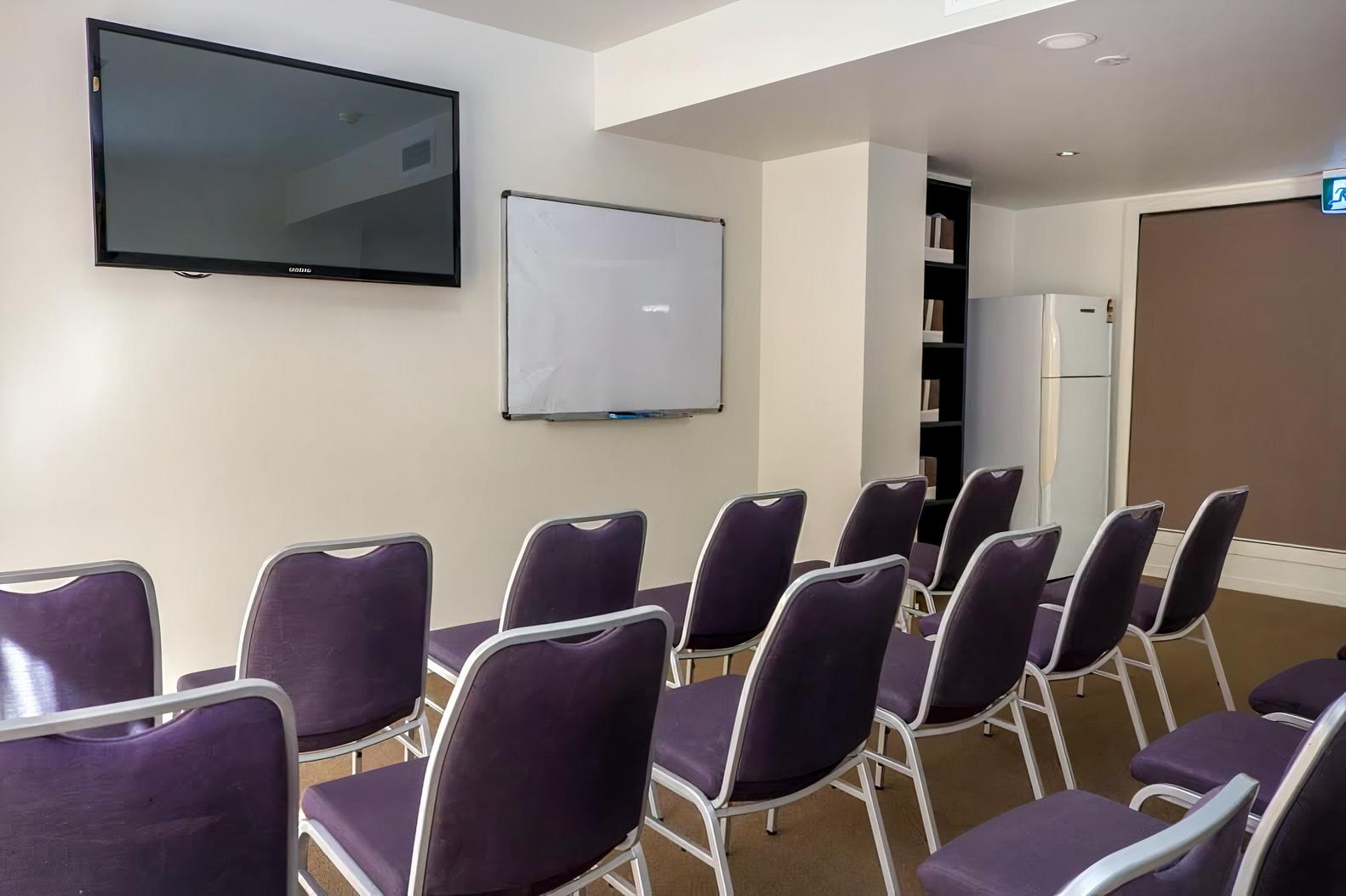 Conference Room at Essence Apartments Chermside photo 2