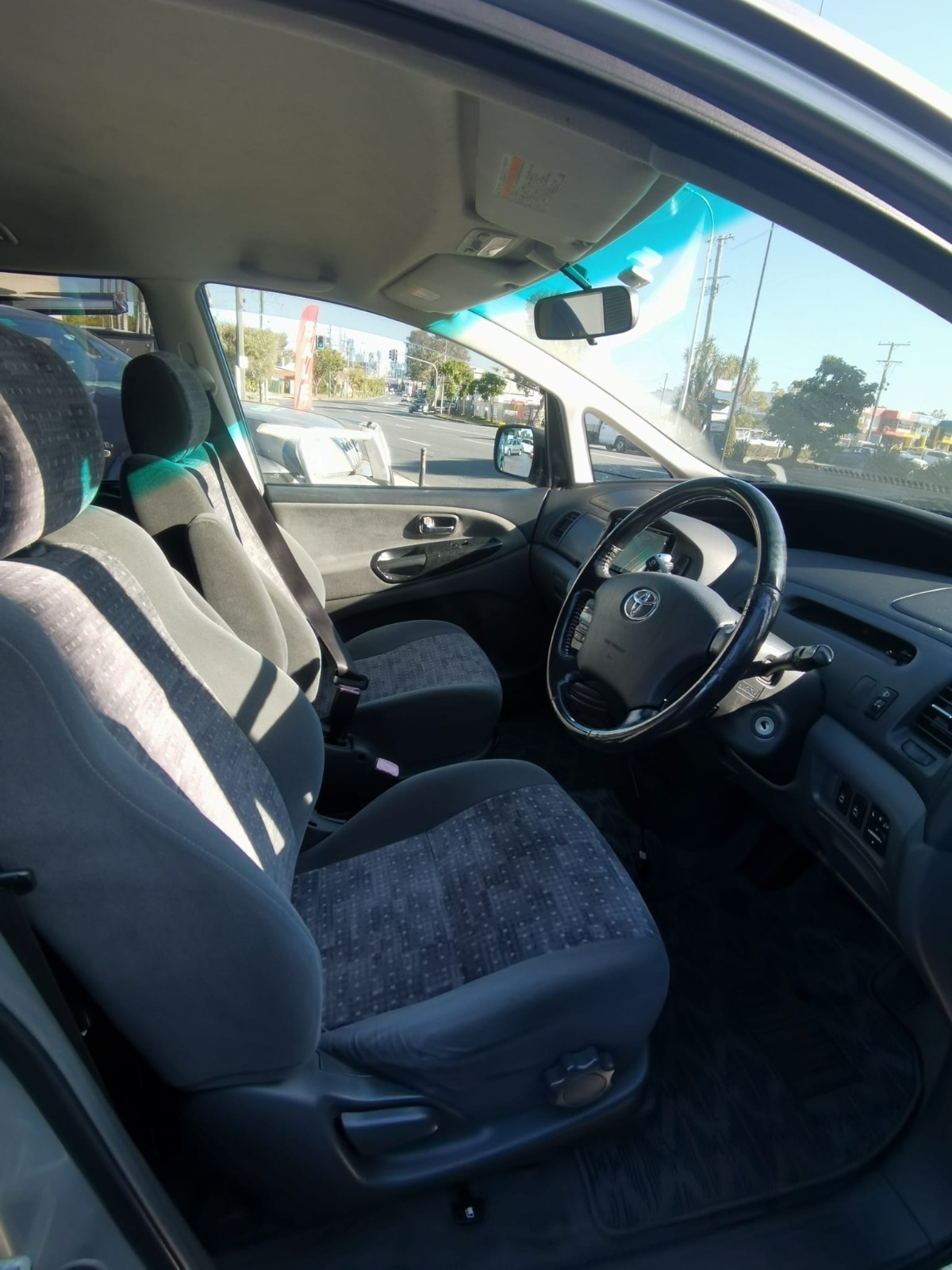 Mini Van photo 5