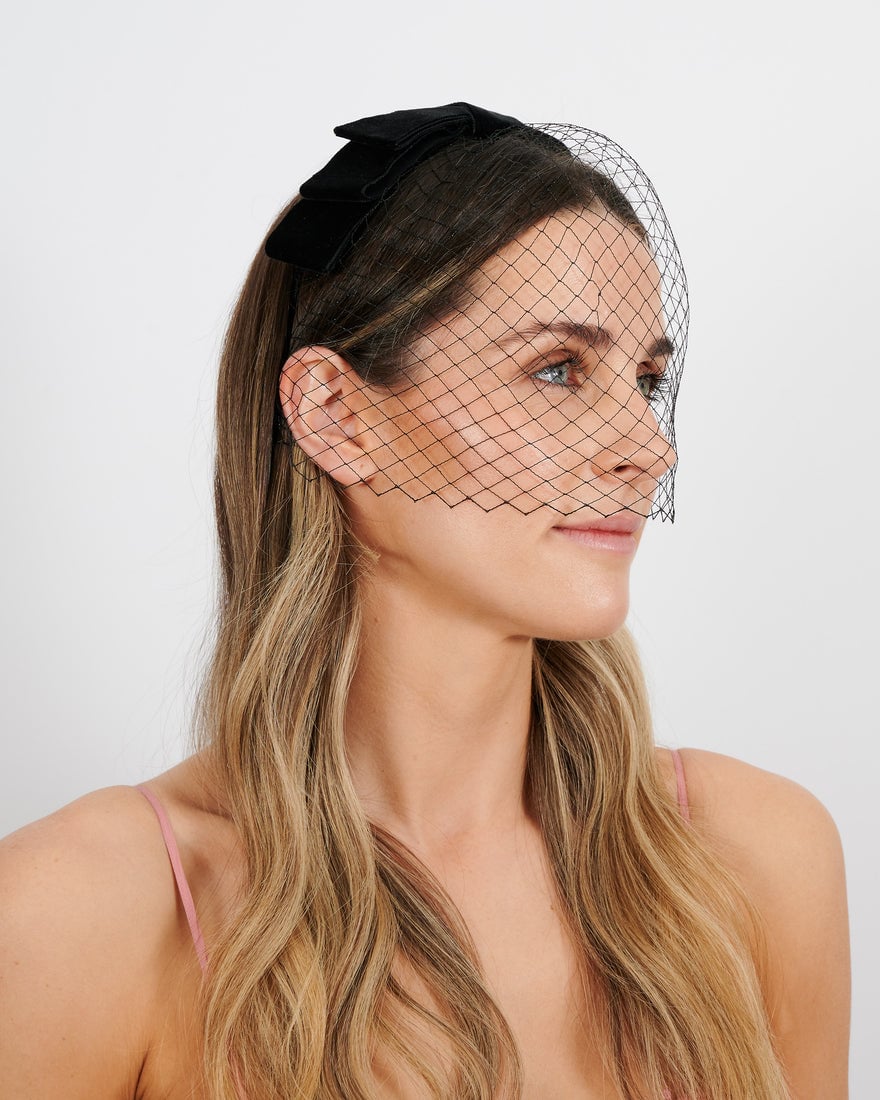 Somewhere Here Black Diamond Bow Veil photo 2