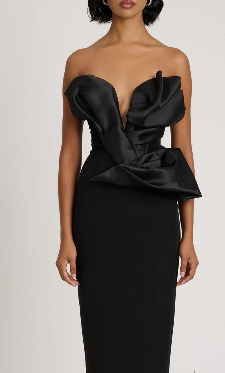 Eliya The Label Auri Gown photo 3