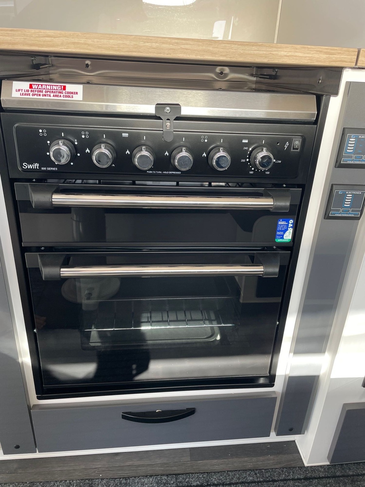 Leader Double bunk and Queen, discounts for long term hire photo 11