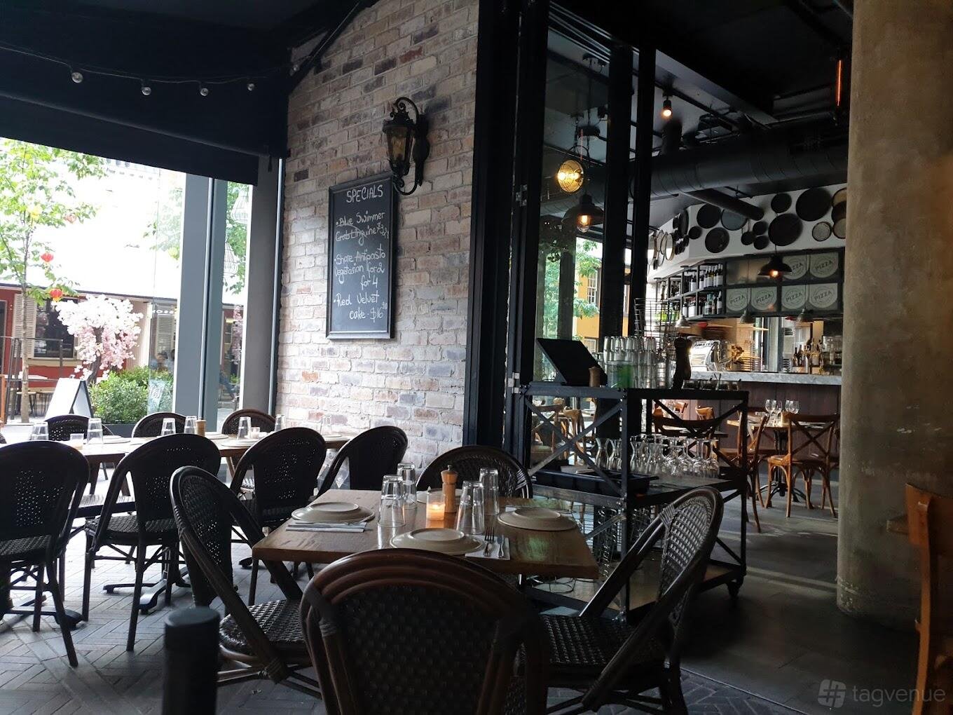 Inside at Andiamo Trattoria Chippendale photo 4