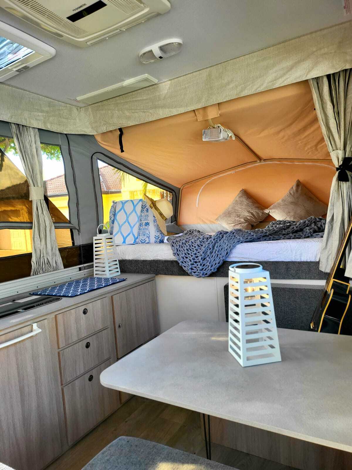 CAT 1 pop up camper photo 10
