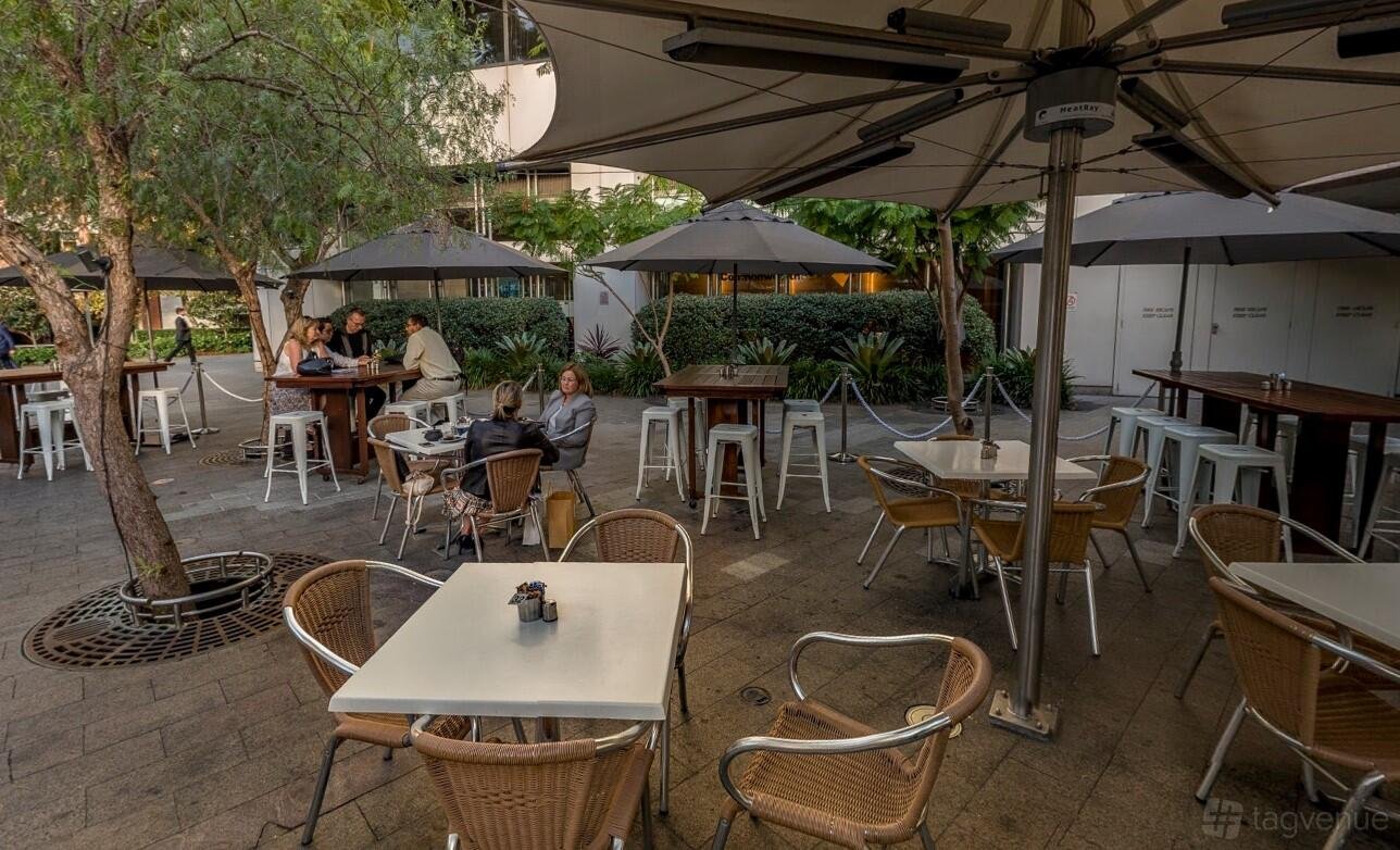 Patio at Avenue On Sussex photo 4
