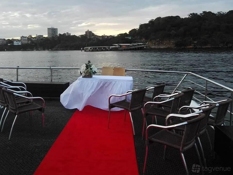 MV Morpheus at Morpheus Cruises photo 8