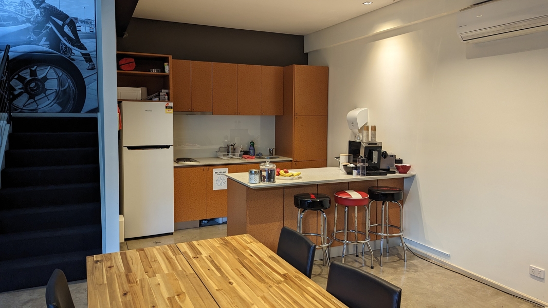 Port Melbourne - Upstairs office area photo 7
