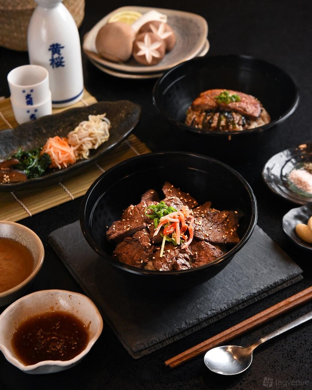 Front Dining Area at Kagoshima Master Crows Nest photo 19