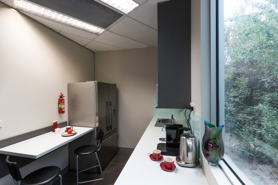 Creative & Collaborative Shared Office Environment photo 5