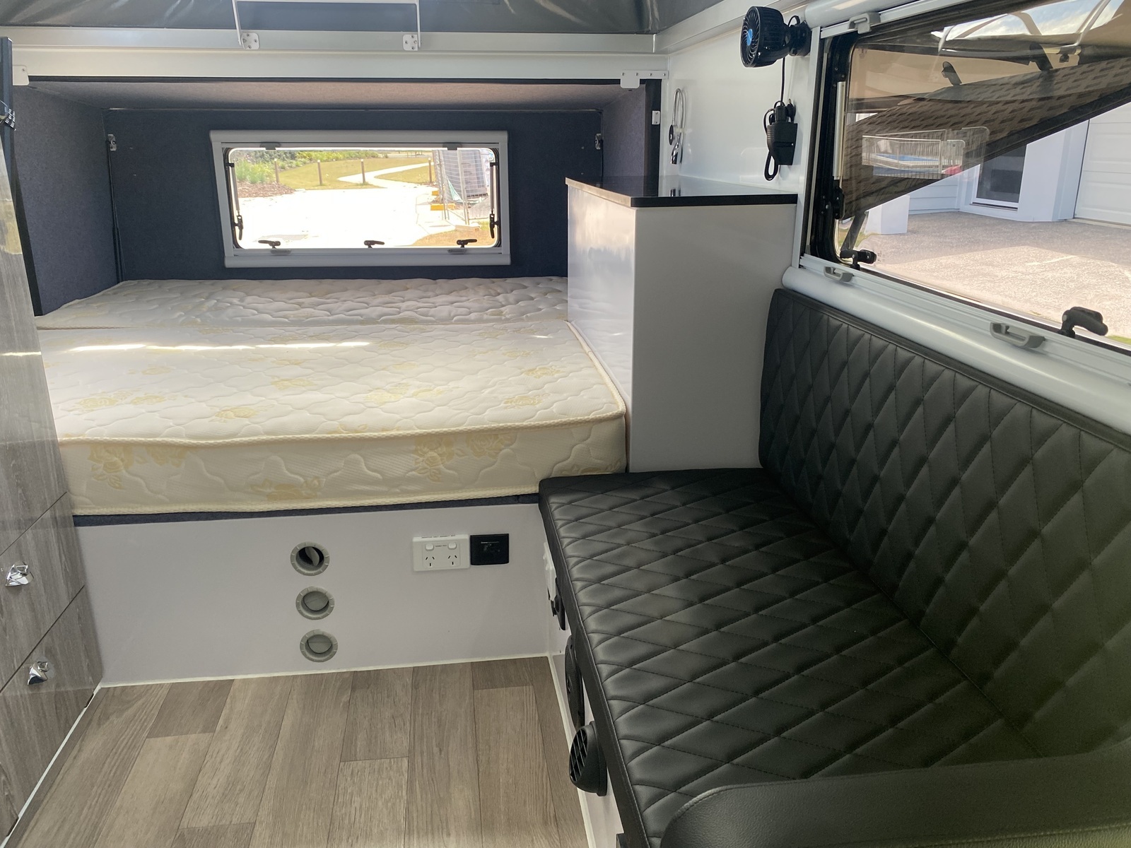Get Lost Boss! 1Queen 2Bunks & Internal Ensuite! photo 11