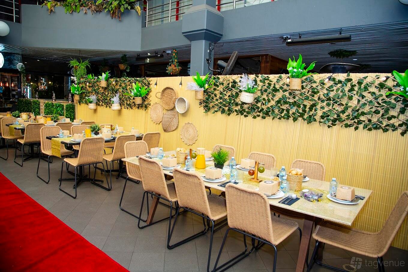 Whole Venue at Clever Chachi photo 8